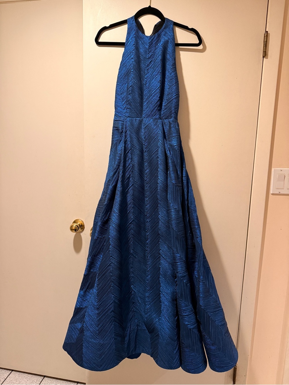Alice + Olivia SAMPLE Blue Textured Halter Evening Gown